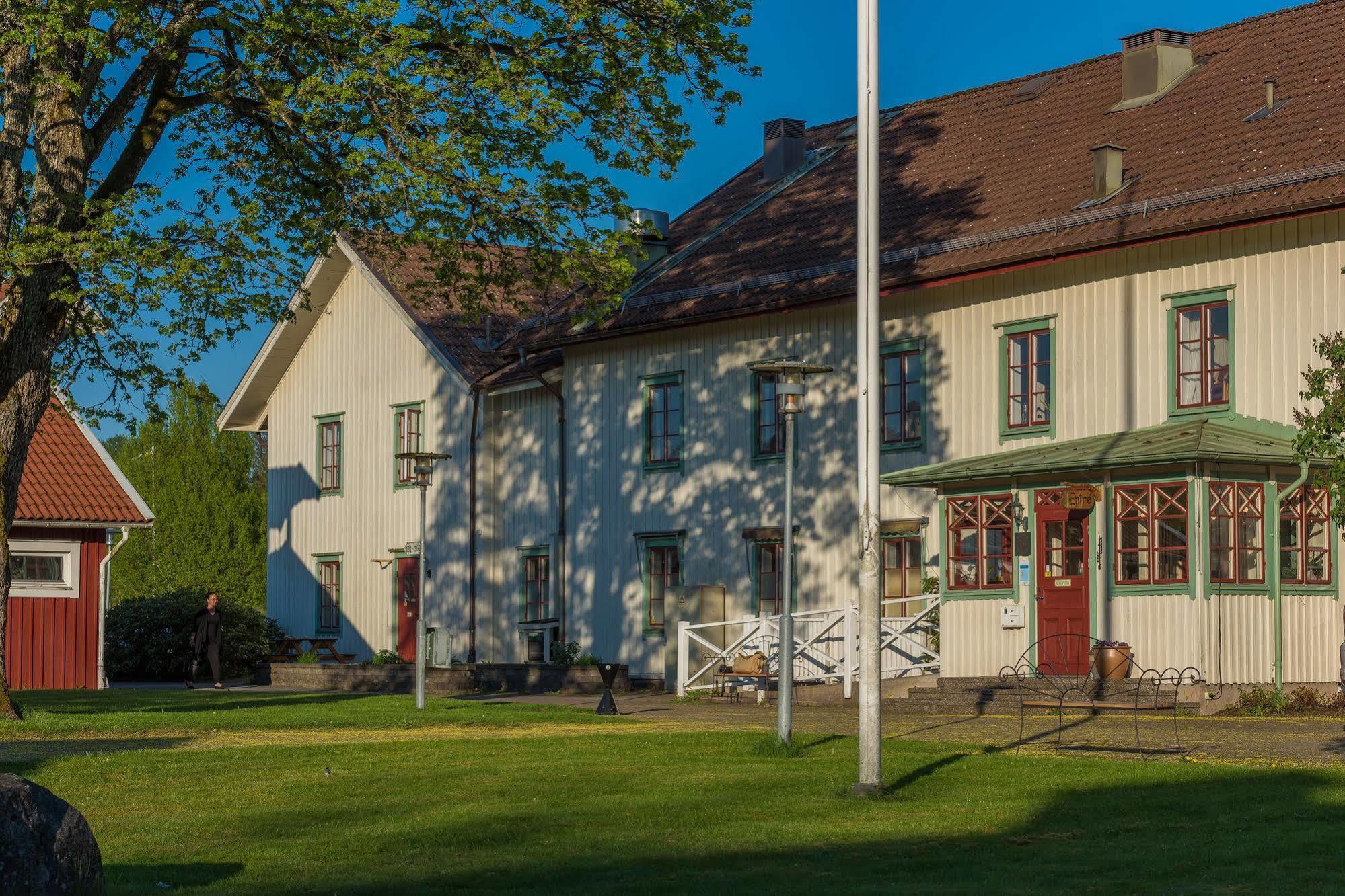 Tva Skyttlar Hotel Orby Exterior photo